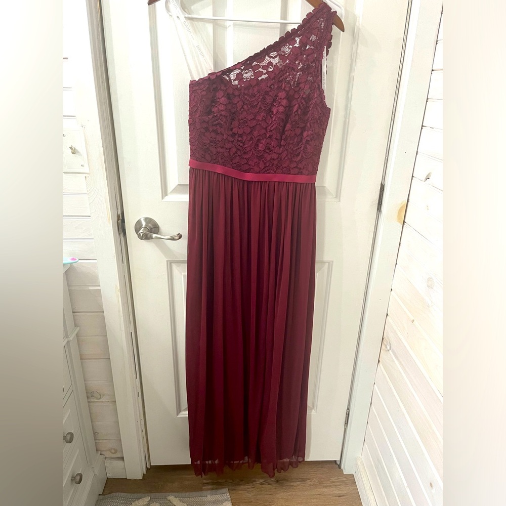 David’s Bridal size 2 Maroon bridesmaid dress